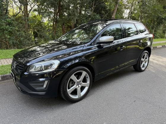 VOLVO XC60 2.0 T5 R DESIGN TURBO GASOLINA 4P AUTOMÁTICO